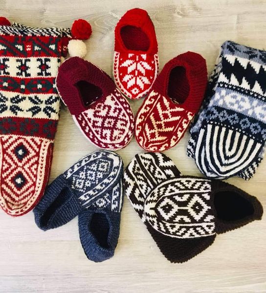 Knit Slippers with Suede Bottoms